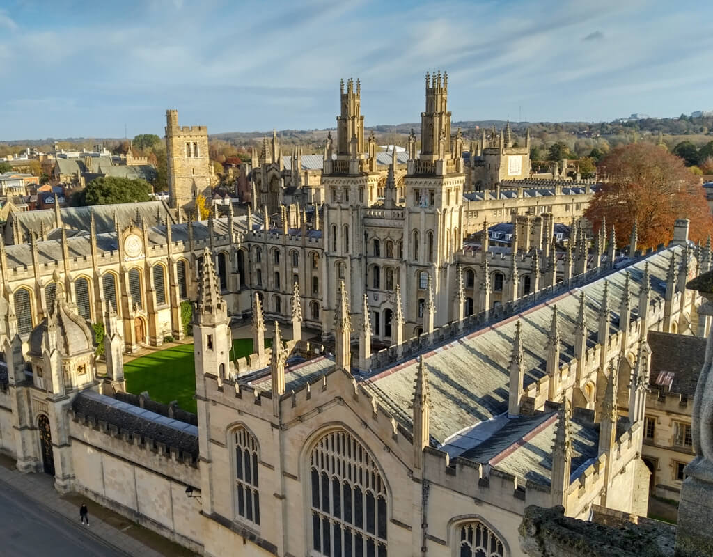 A photograph of Oxford in the sunshine